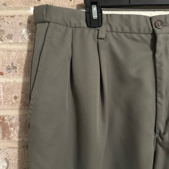 Haggar Men's Classic Fit Pleated Dress Pants 36x29 Green - Picture 4 of 6